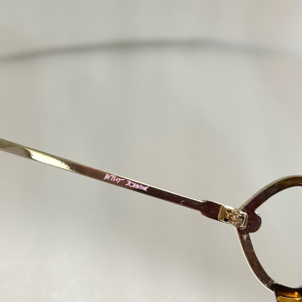 Betsey Johnson sunglasses - Picture 7 of 12